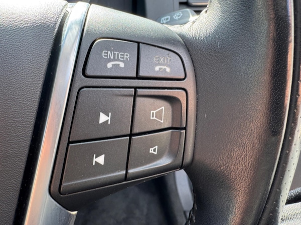 Used Volvo XC60 2010 for sale - 76189979: Photo 39