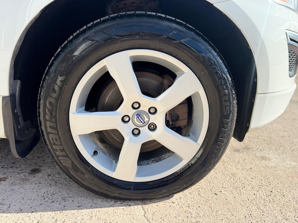 Used Volvo XC60 2010 for sale - 76189979: Photo 46