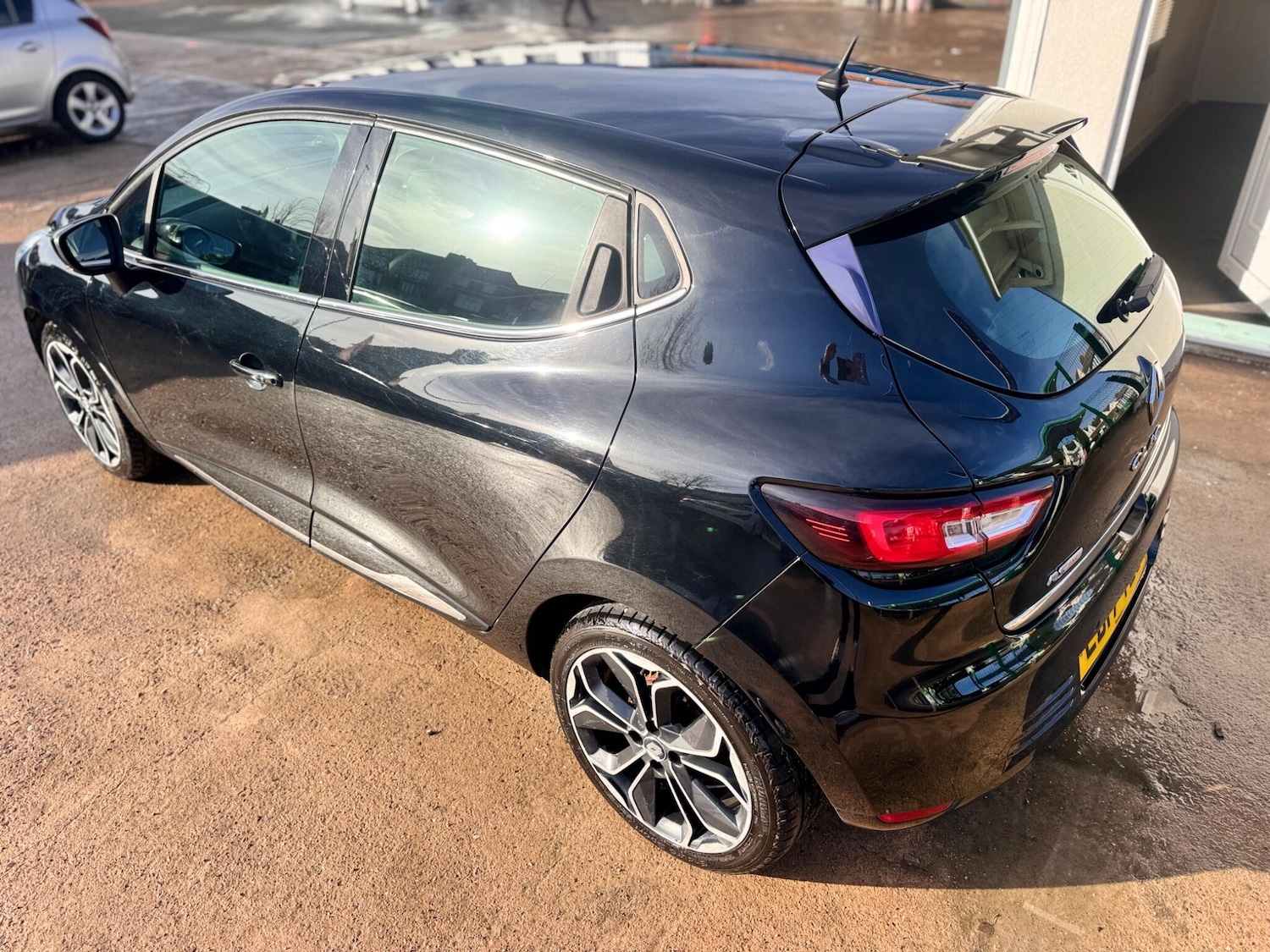 Used Renault Clio 2017 for sale - 77395871: Photo 16