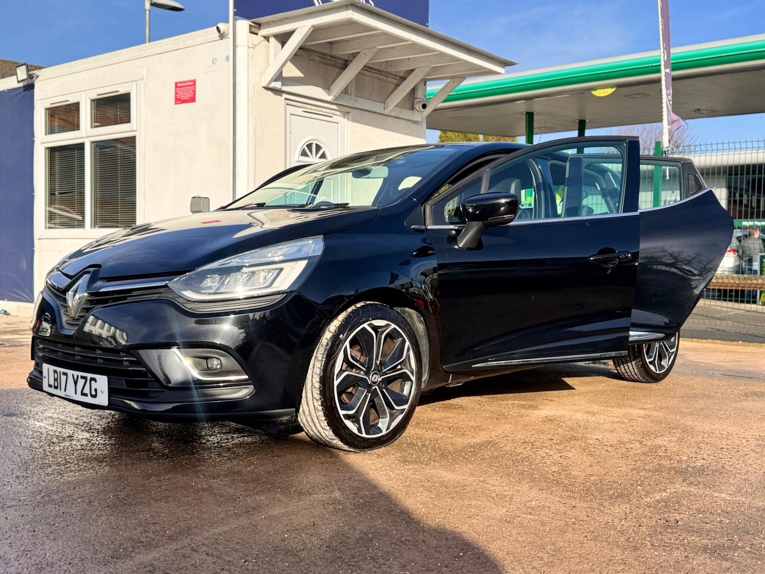 Used Renault Clio 2017 for sale - 77395871: Photo 22