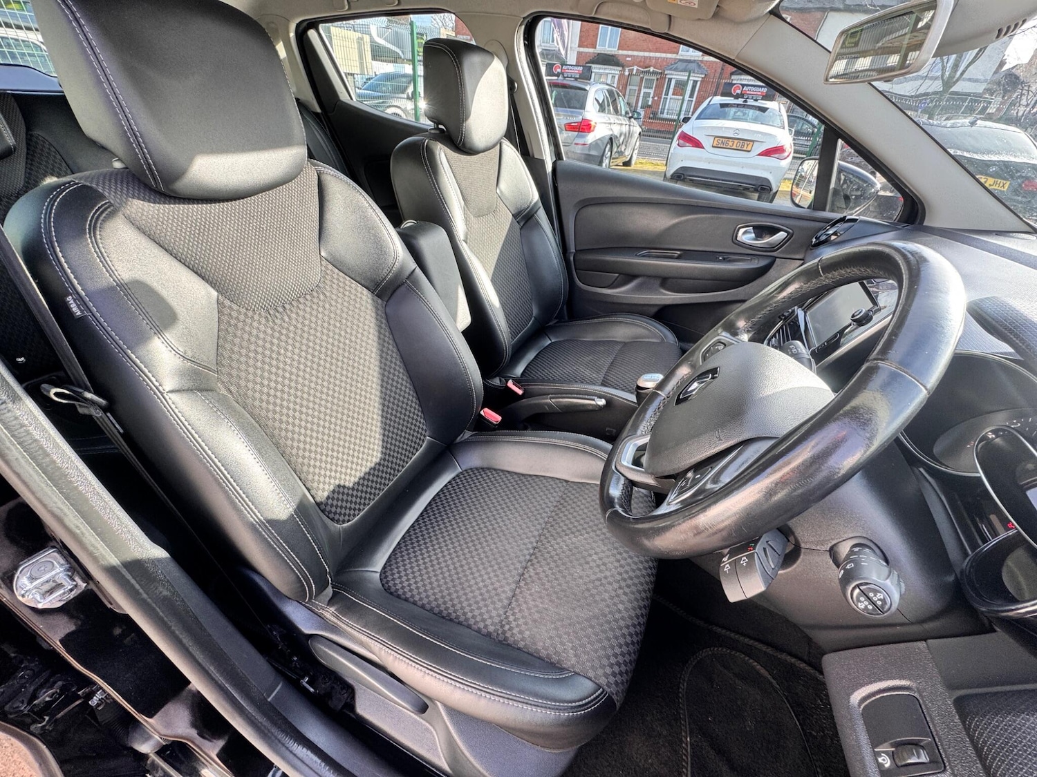 Used Renault Clio 2017 for sale - 77395871: Photo 24