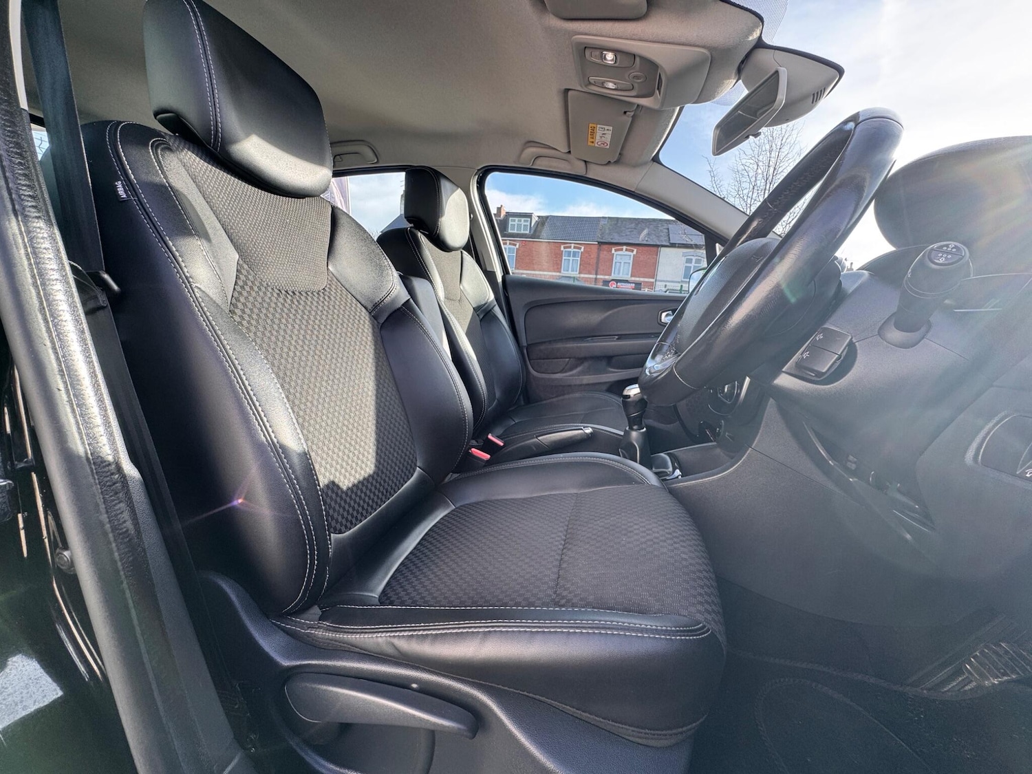 Used Renault Clio 2017 for sale - 77395871: Photo 26