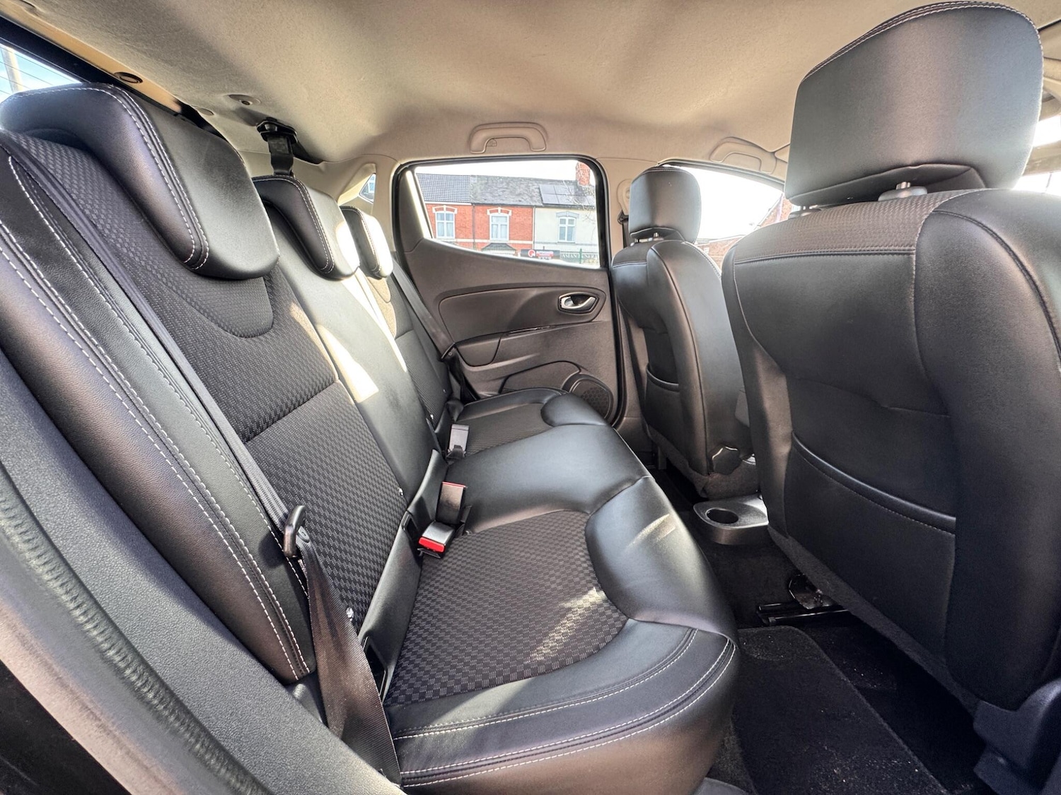 Used Renault Clio 2017 for sale - 77395871: Photo 31