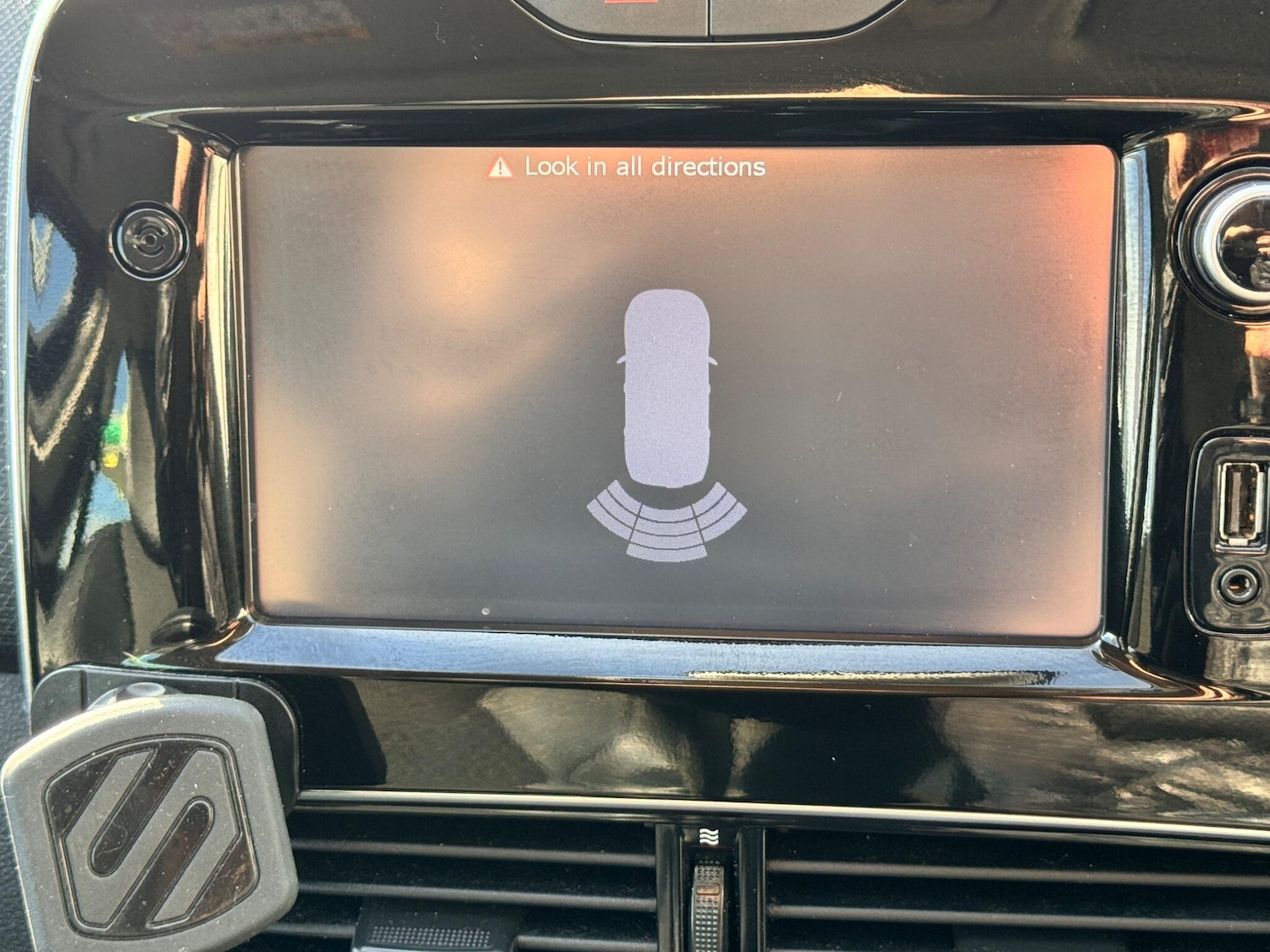 Used Renault Clio 2017 for sale - 77395871: Photo 39