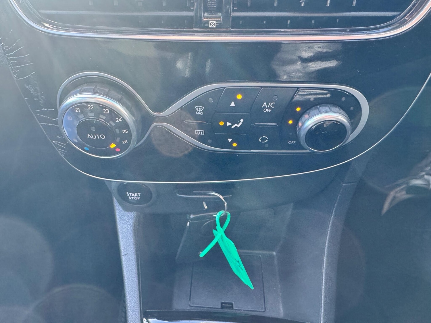 Used Renault Clio 2017 for sale - 77395871: Photo 40