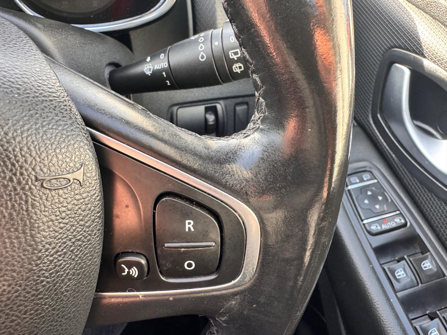 Used Renault Clio 2017 for sale - 77395871: Photo 46