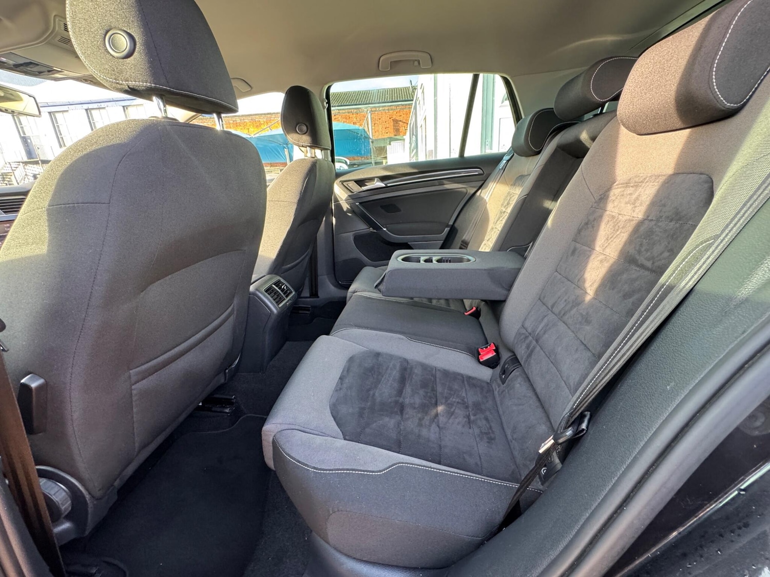 Used Volkswagen Golf 2013 for sale - 76918542: Photo 33