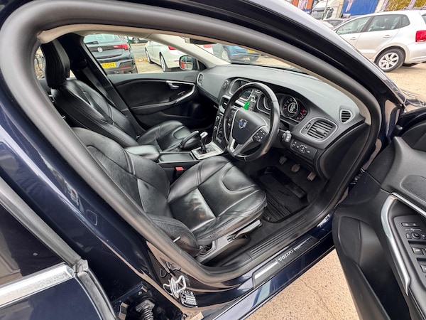 Used Volvo V40 2016 for sale - 76282881: Photo 24