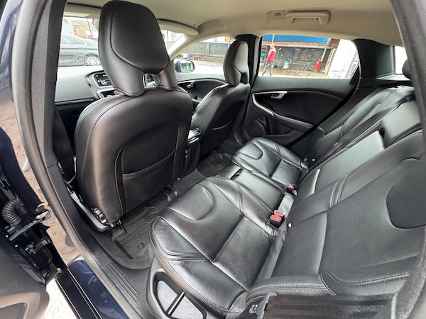 Used Volvo V40 2016 for sale - 76282881: Photo 32