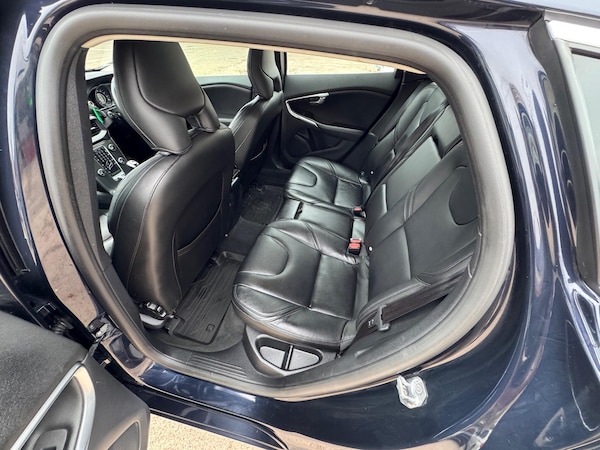 Used Volvo V40 2016 for sale - 76282881: Photo 33
