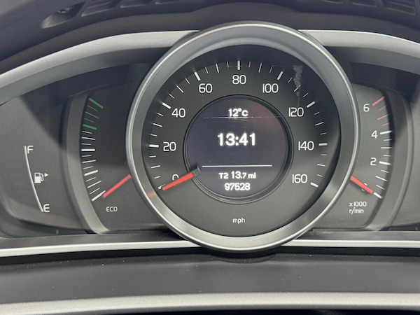 Used Volvo V40 2016 for sale - 76282881: Photo 38