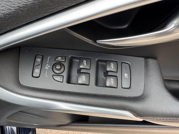 Used Volvo V40 2016 for sale - 76282881: Photo 40