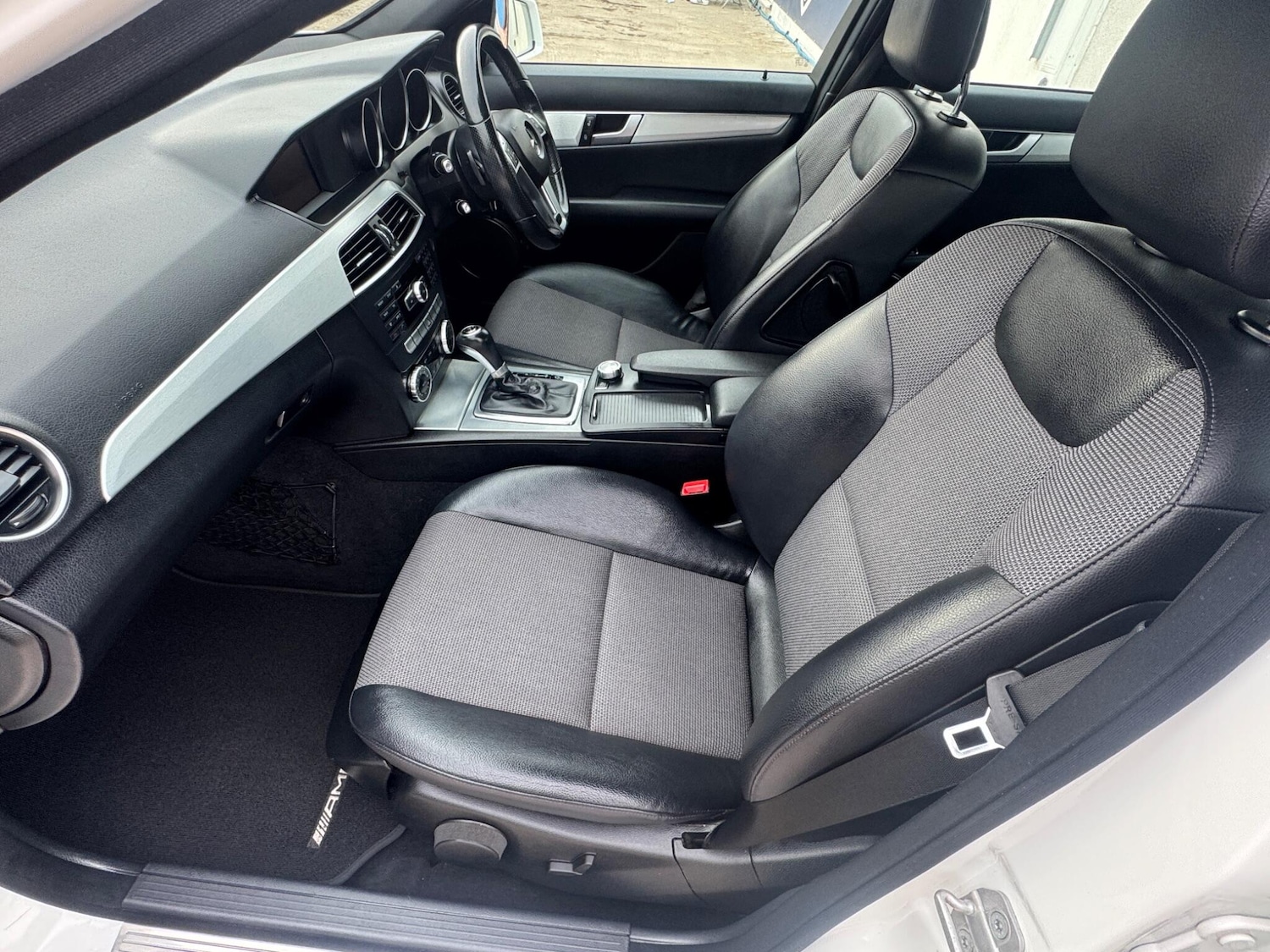 Used Mercedes-Benz C Class 2013 for sale - 77982685: Photo 32