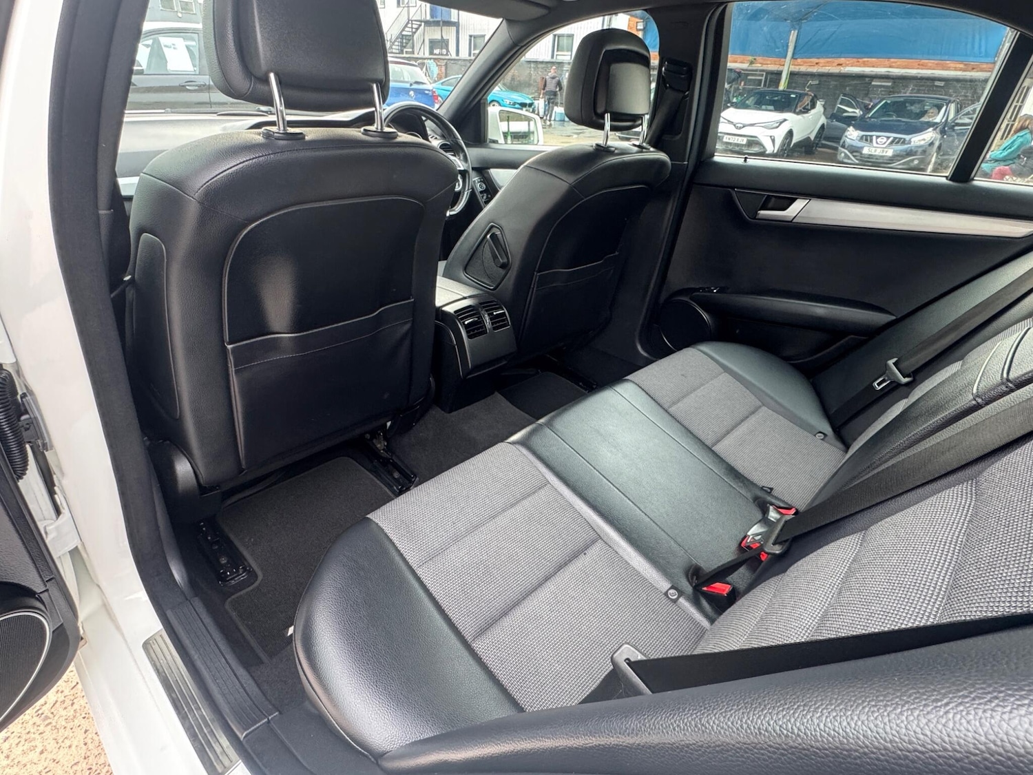 Used Mercedes-Benz C Class 2013 for sale - 77982685: Photo 33