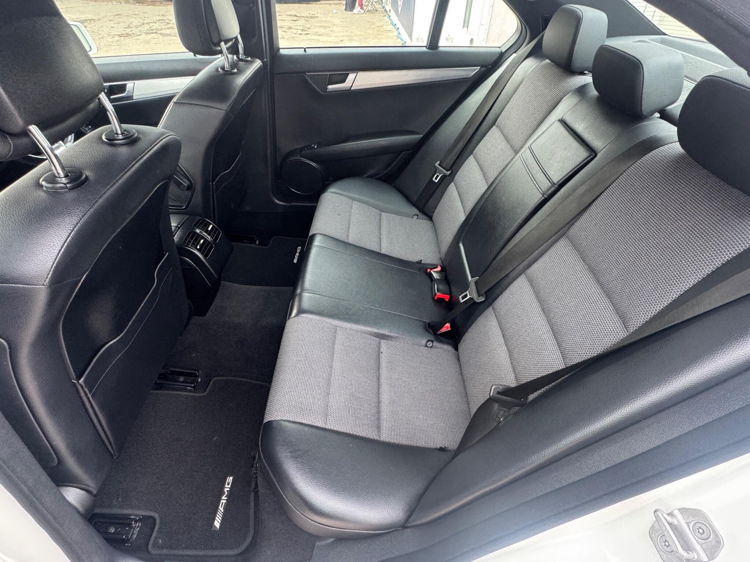 Used Mercedes-Benz C Class 2013 for sale - 77982685: Photo 34