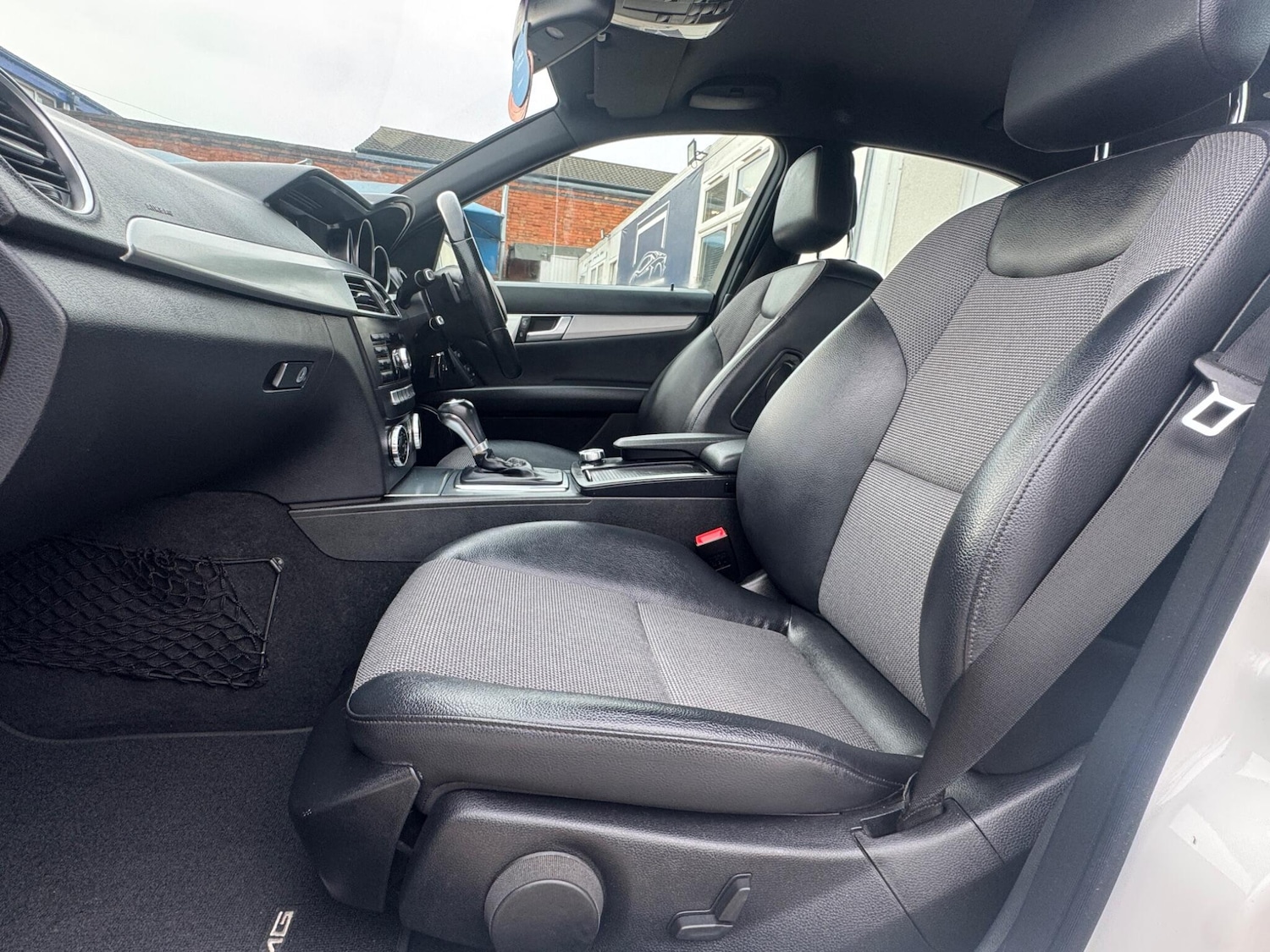 Used Mercedes-Benz C Class 2013 for sale - 77982685: Photo 35