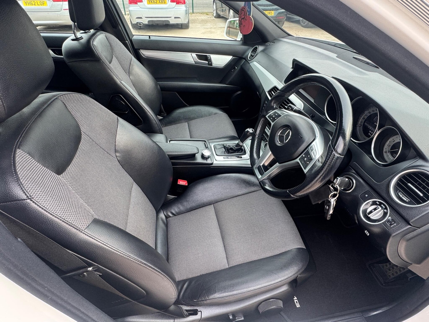 Used Mercedes-Benz C Class 2013 for sale - 77982685: Photo 4