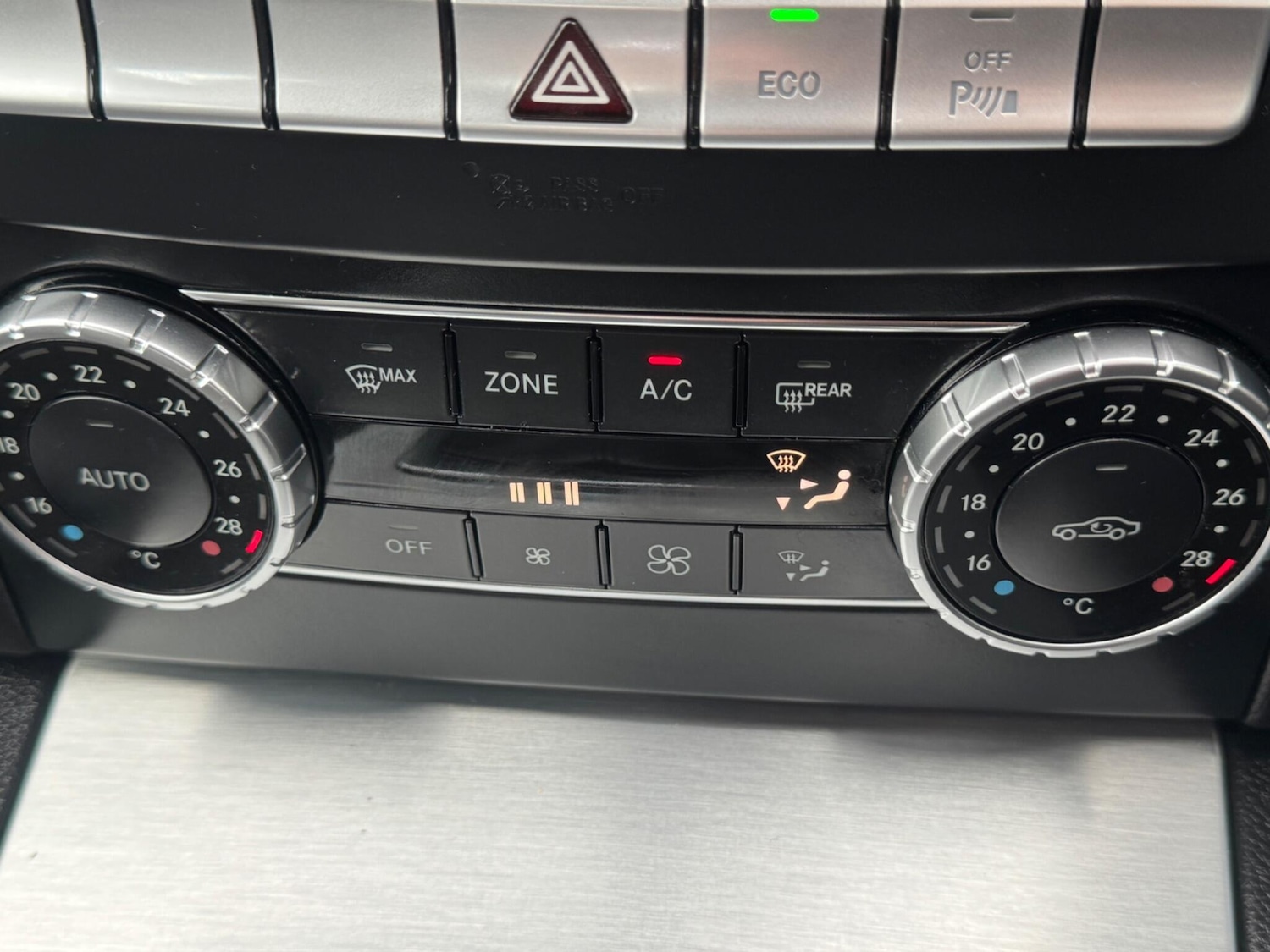 Used Mercedes-Benz C Class 2013 for sale - 77982685: Photo 40