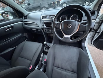 Used Suzuki Swift 2010 for sale - 76964617: Photo