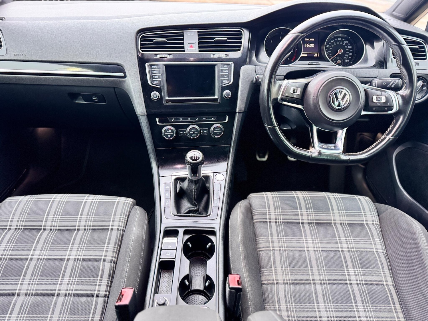 Used Volkswagen Golf 2015 for sale - 77468761: Photo 3