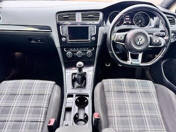 Used Volkswagen Golf 2015 for sale - 77468761: Photo