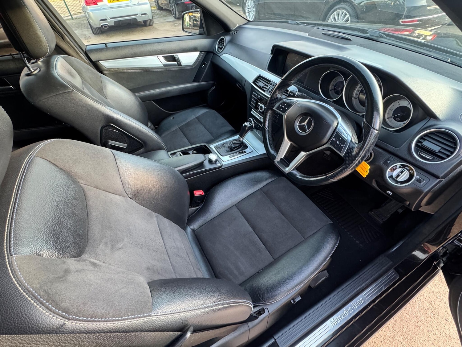 Used Mercedes-Benz C Class 2014 for sale - 77658576: Photo 27