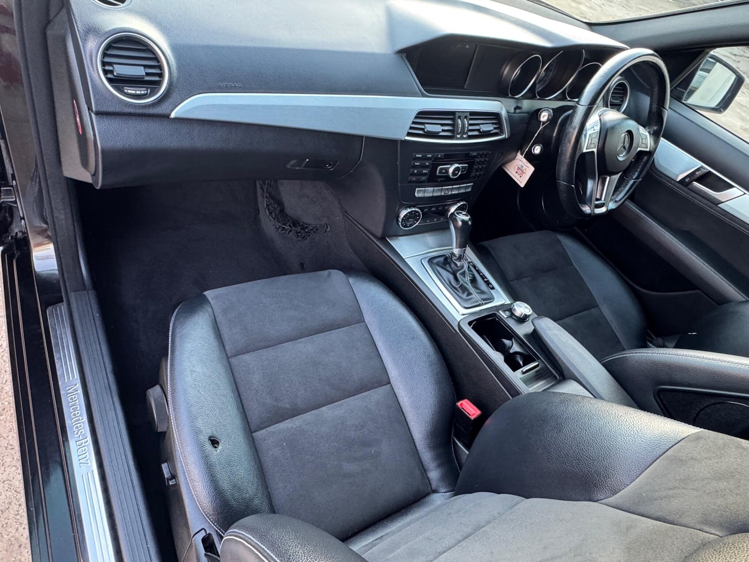 Used Mercedes-Benz C Class 2014 for sale - 77658576: Photo 6