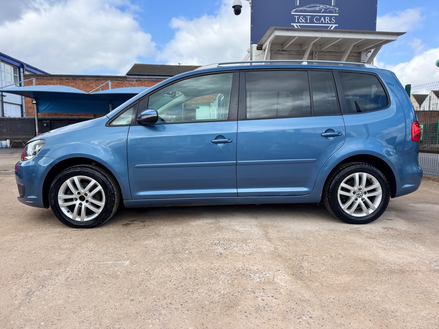 Used Volkswagen Touran 2012 for sale - 77838745: Photo 16