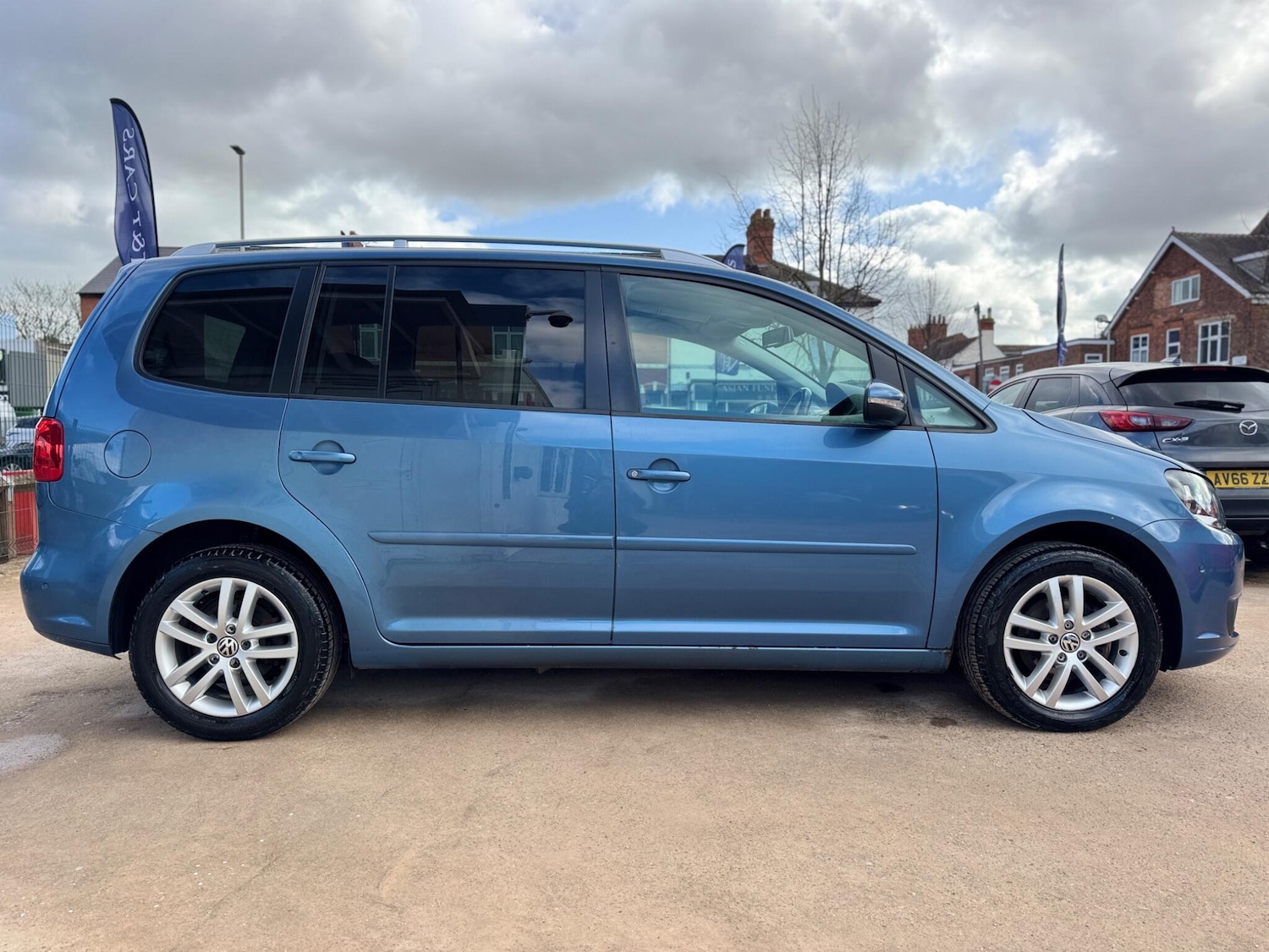 Used Volkswagen Touran 2012 for sale - 77838745: Photo 17