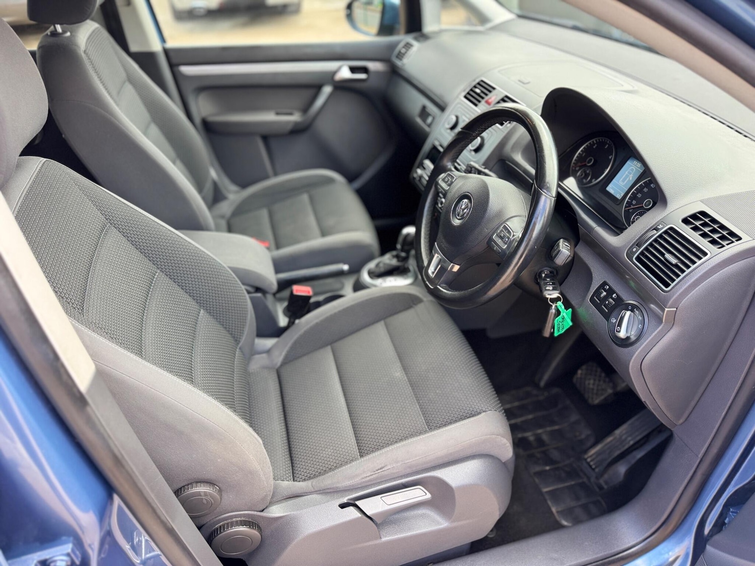 Used Volkswagen Touran 2012 for sale - 77838745: Photo 23