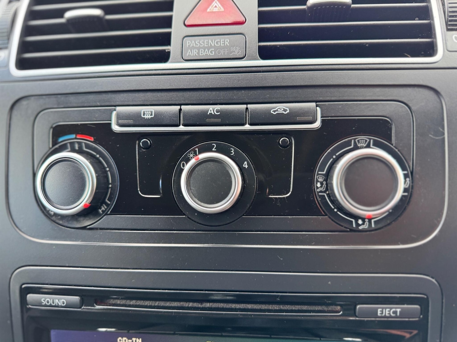 Used Volkswagen Touran 2012 for sale - 77838745: Photo 38