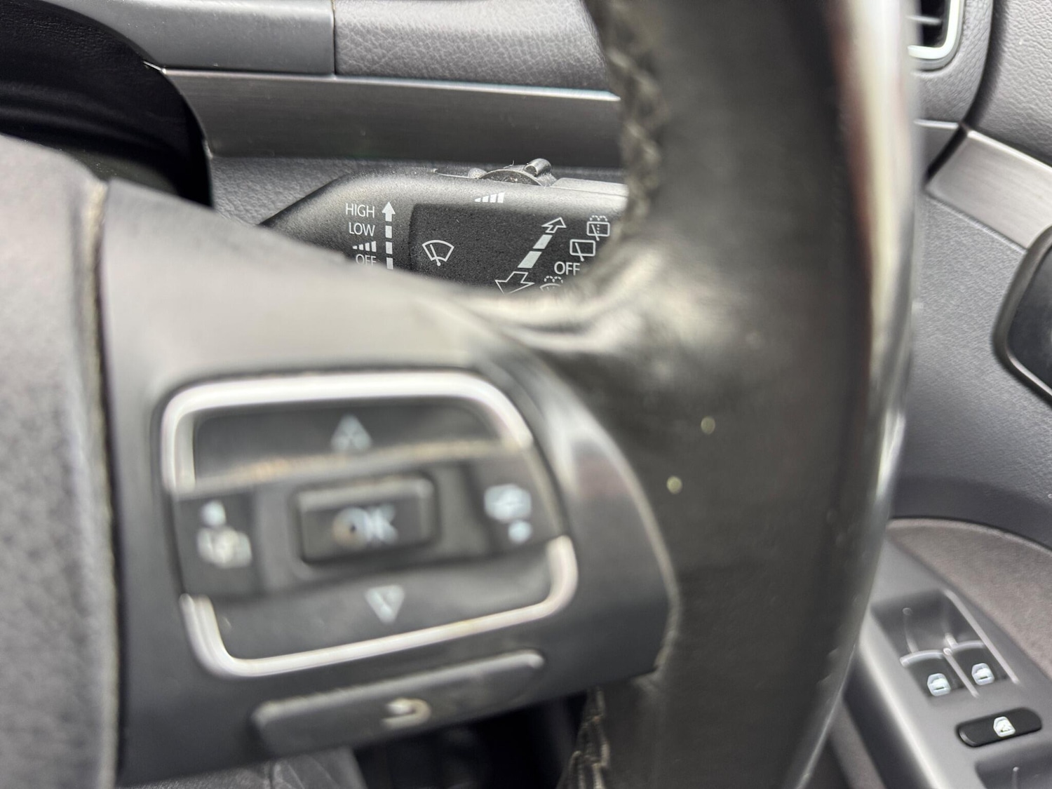 Used Volkswagen Touran 2012 for sale - 77838745: Photo 40