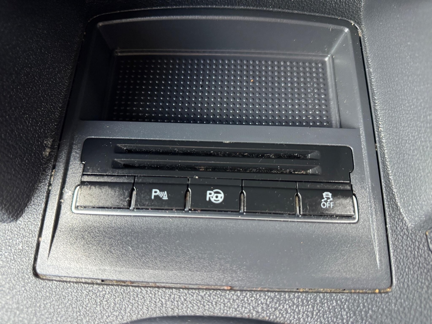 Used Volkswagen Touran 2012 for sale - 77838745: Photo 42