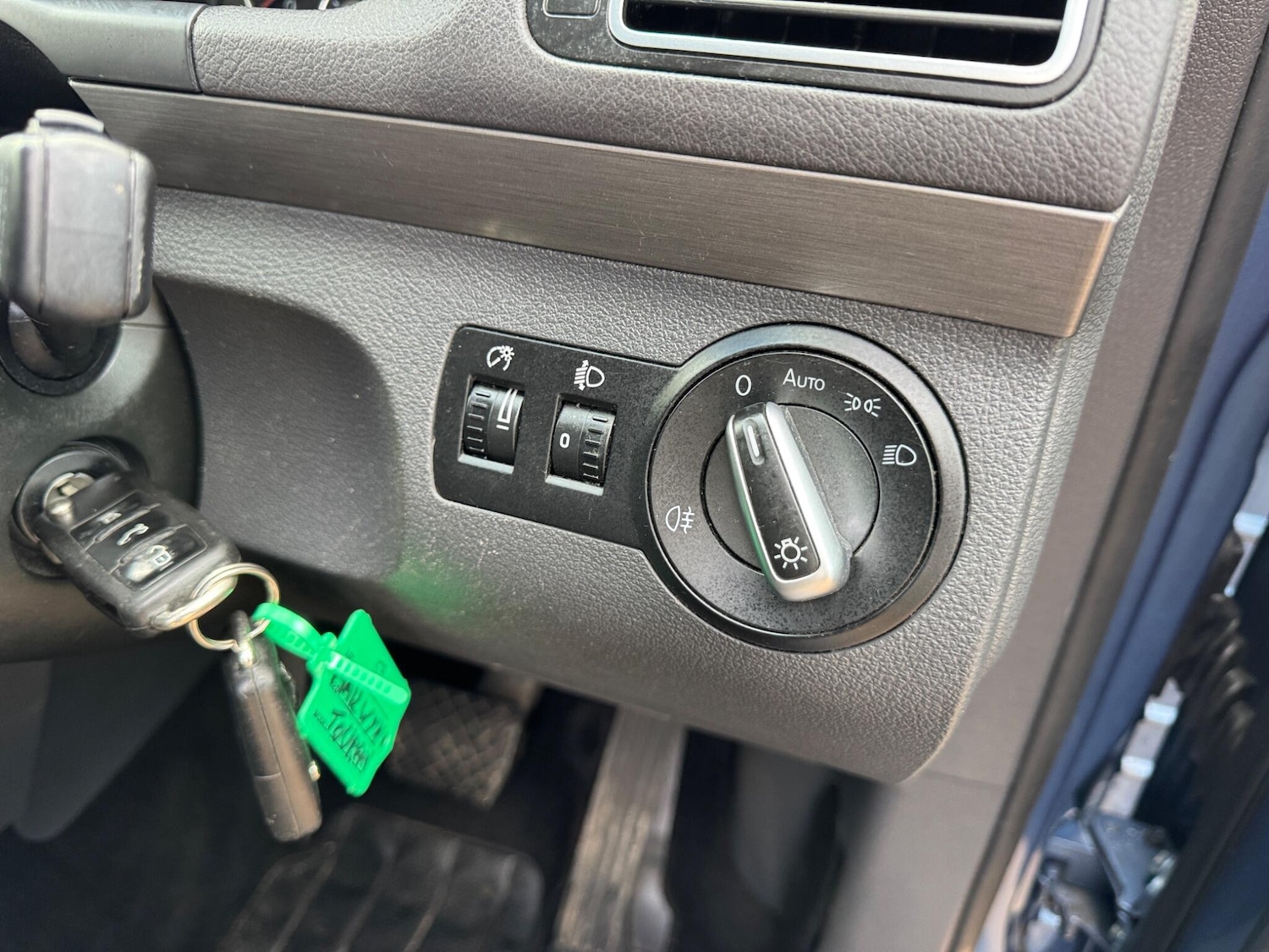 Used Volkswagen Touran 2012 for sale - 77838745: Photo 43