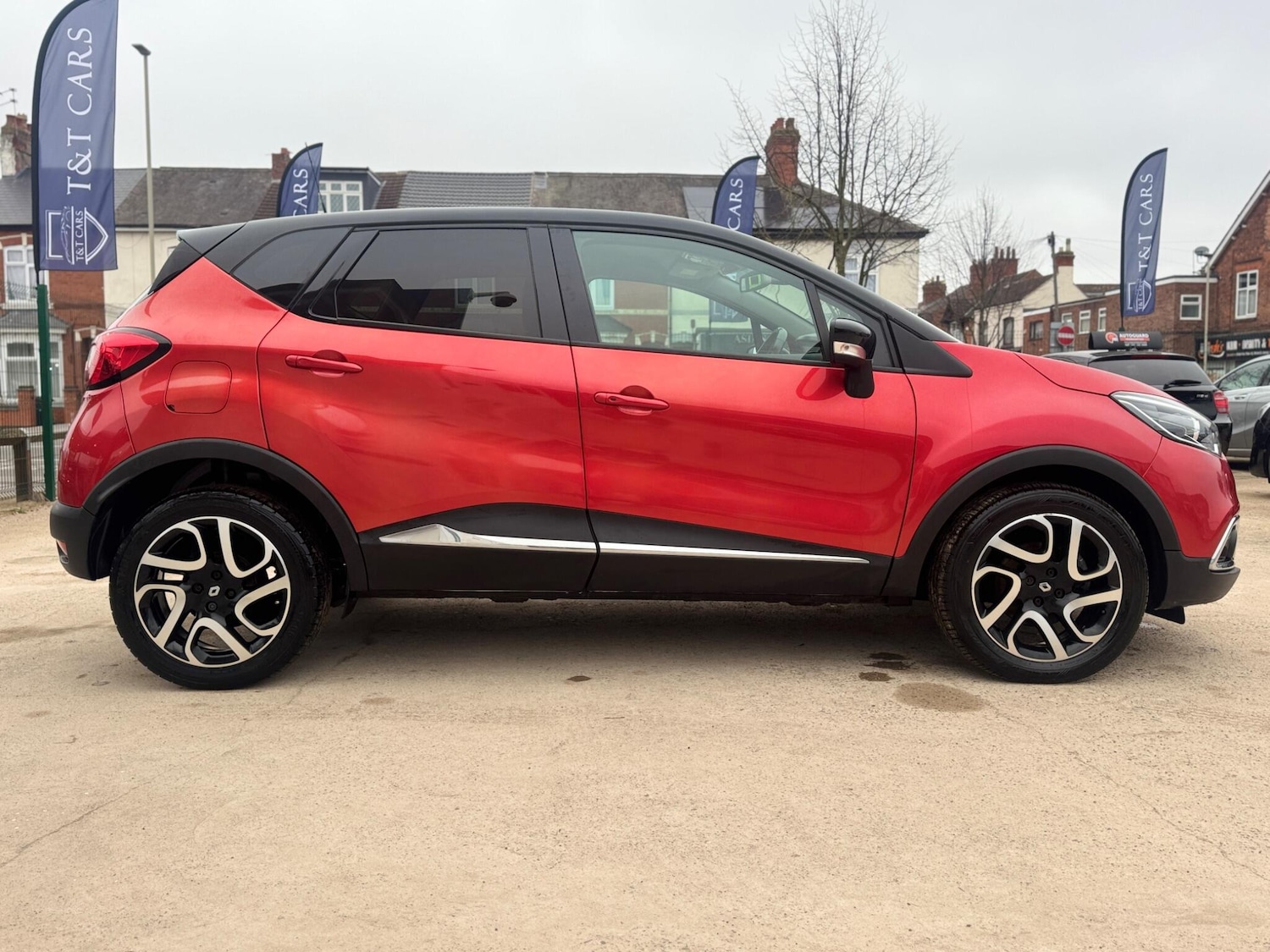 Used Renault Captur for sale - 77793383: Photo 17