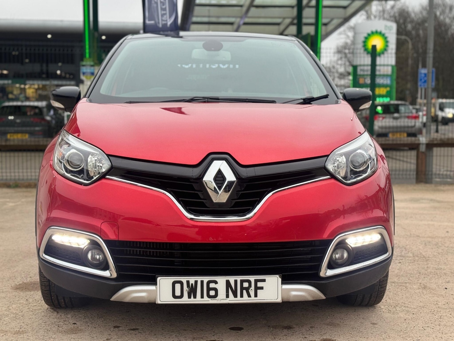 Used Renault Captur for sale - 77793383: Photo 2
