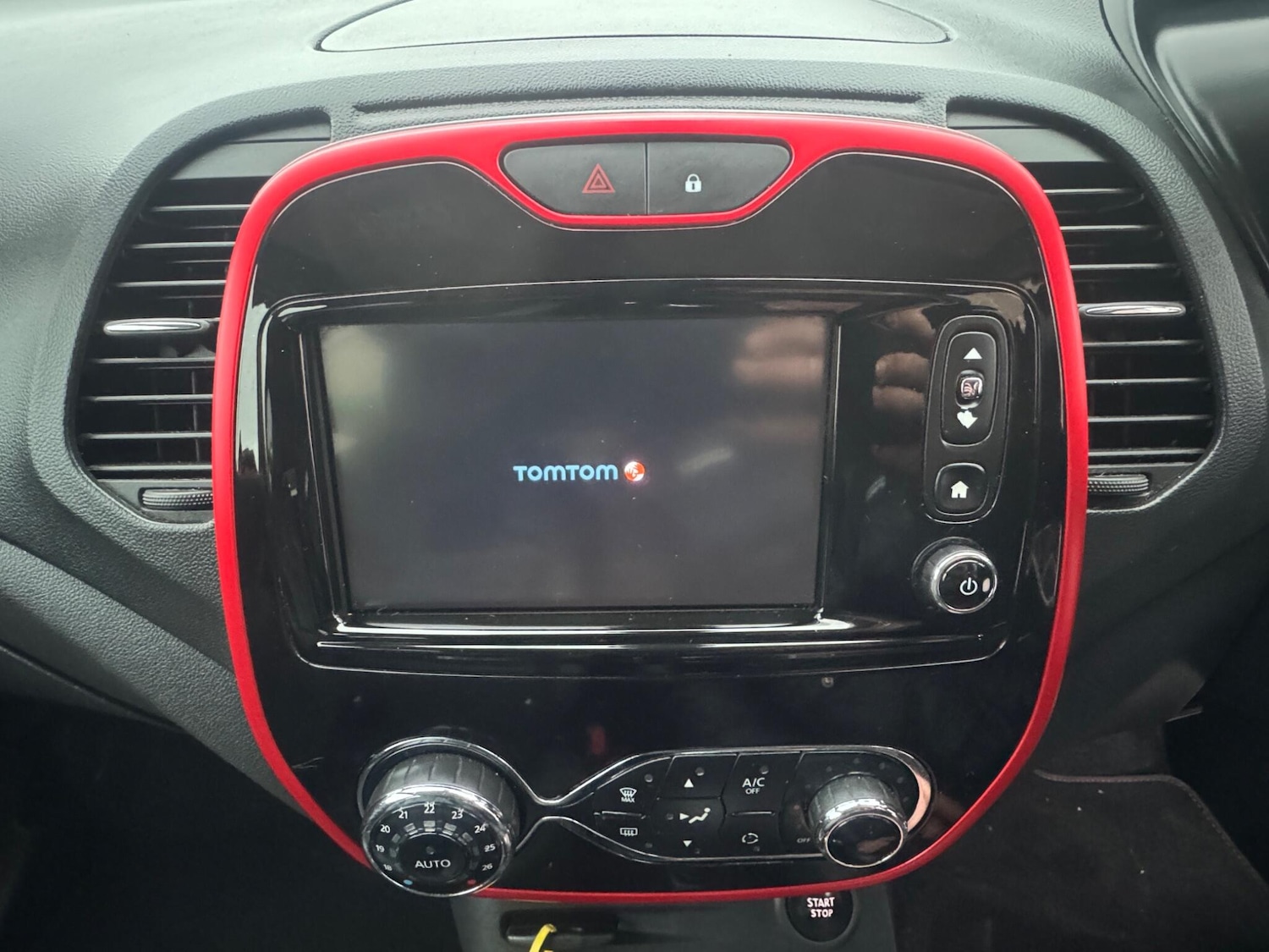 Used Renault Captur for sale - 77793383: Photo 36