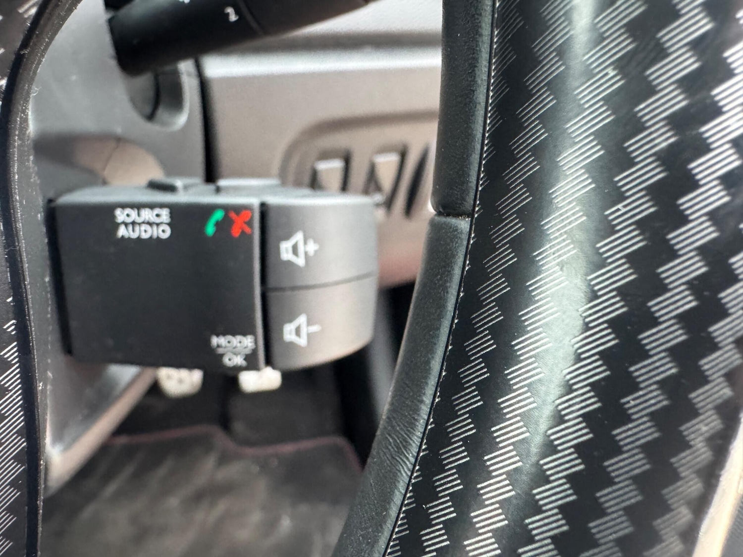 Used Renault Captur for sale - 77793383: Photo 43