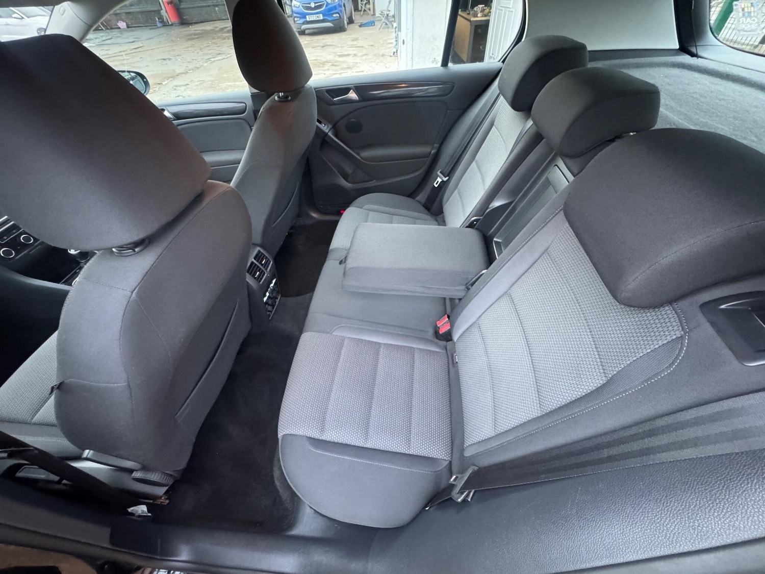 Used Volkswagen Golf 2011 for sale - 76865415: Photo 32