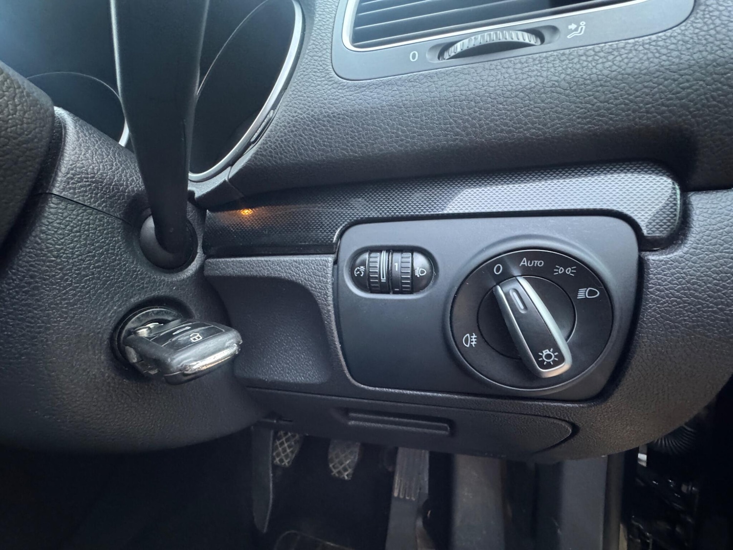 Used Volkswagen Golf 2011 for sale - 76865415: Photo 43