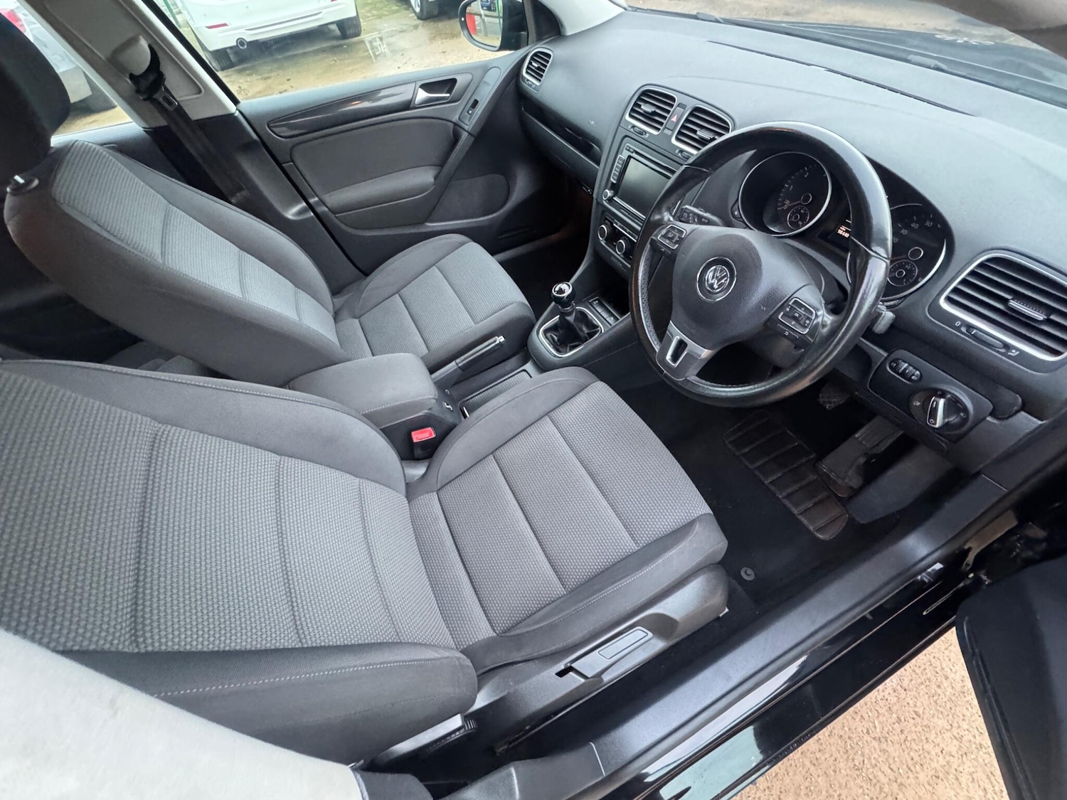 Used Volkswagen Golf 2011 for sale - 76865415: Photo 6