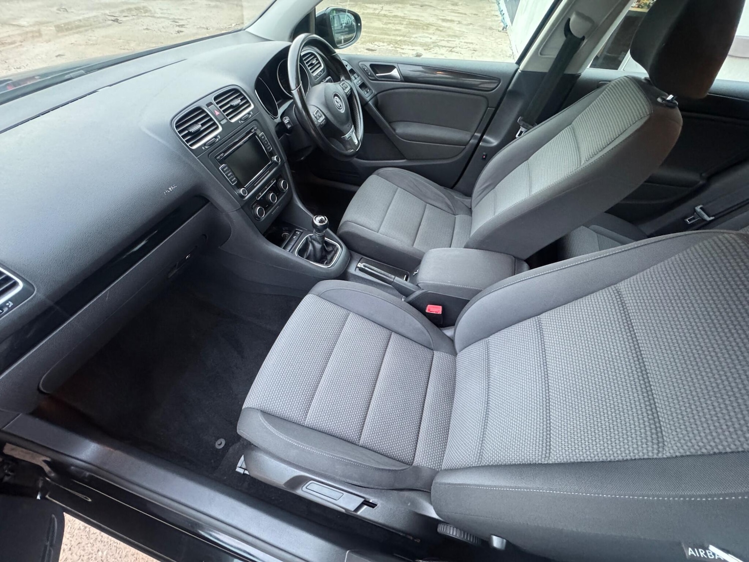 Used Volkswagen Golf 2011 for sale - 76865415: Photo 8