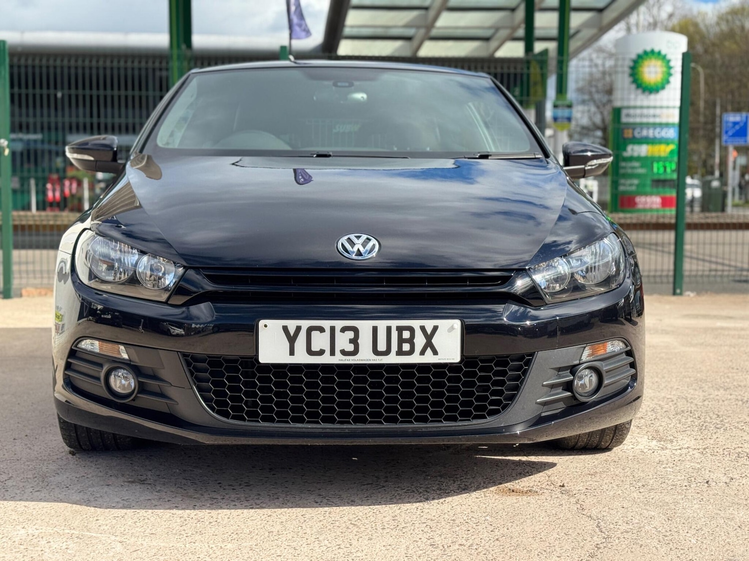 Used Volkswagen Scirocco 2013 for sale - 78141601: Photo 2