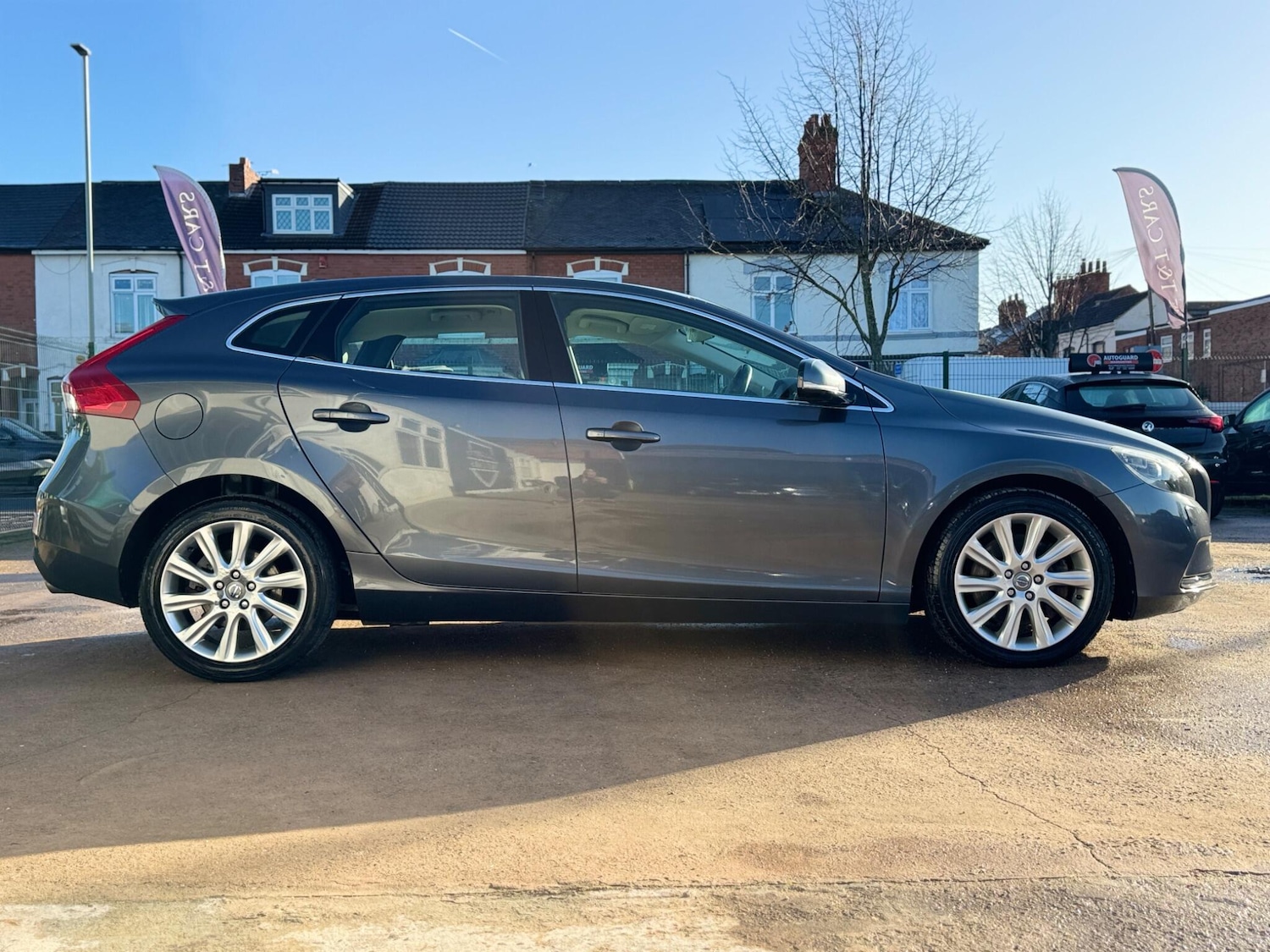 Used Volvo V40 2013 for sale - 76781689: Photo 23