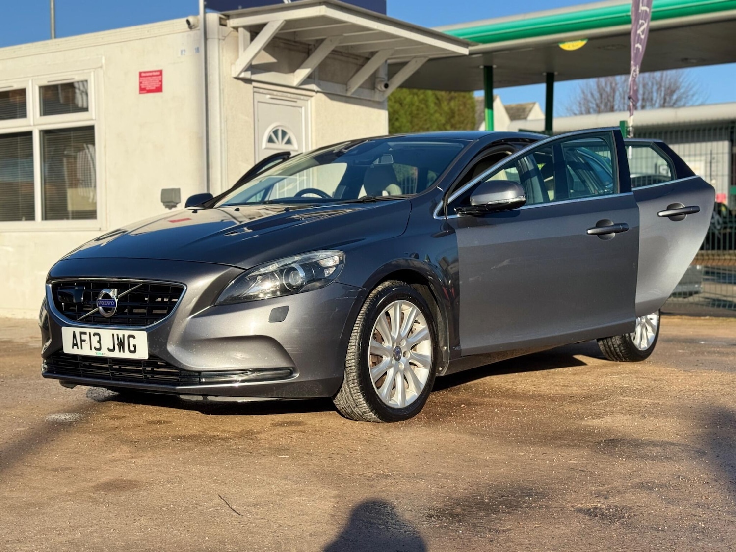 Used Volvo V40 2013 for sale - 76781689: Photo 28