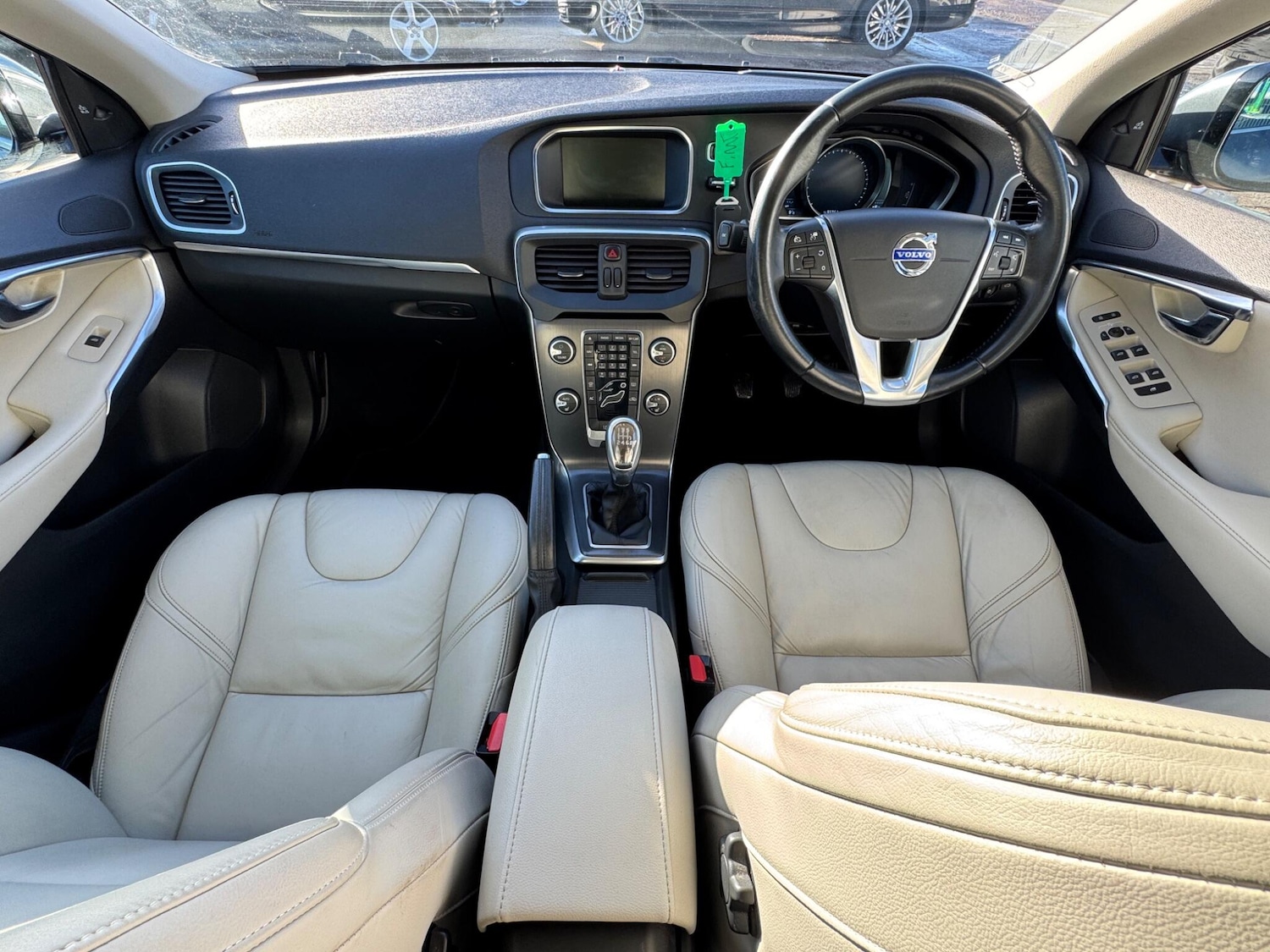 Used Volvo V40 2013 for sale - 76781689: Photo 3