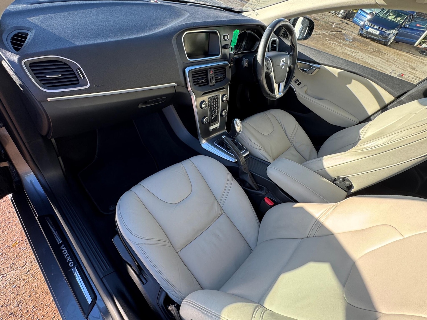 Used Volvo V40 2013 for sale - 76781689: Photo 31