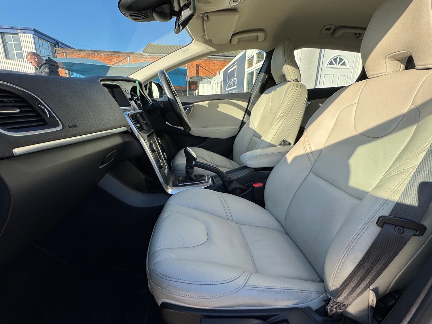 Used Volvo V40 2013 for sale - 76781689: Photo 32