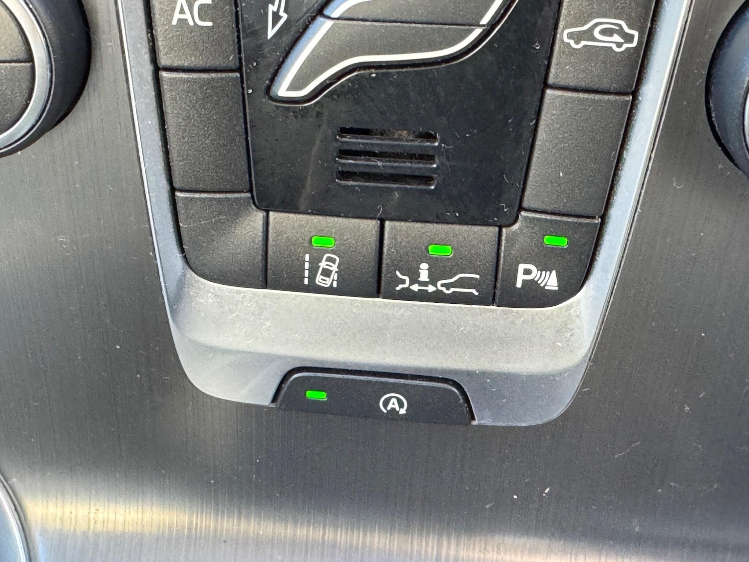 Used Volvo V40 2013 for sale - 76781689: Photo 39