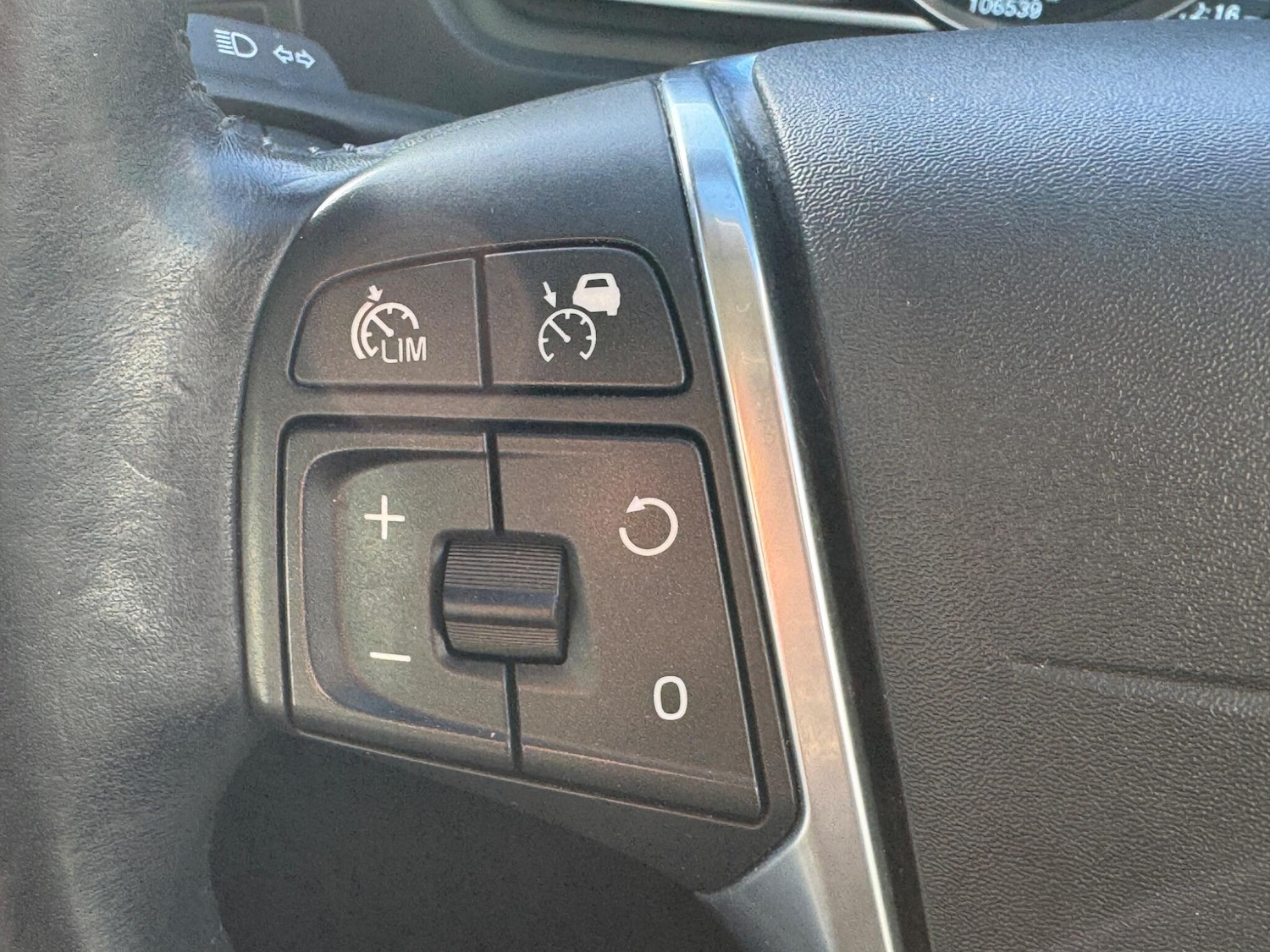 Used Volvo V40 2013 for sale - 76781689: Photo 44